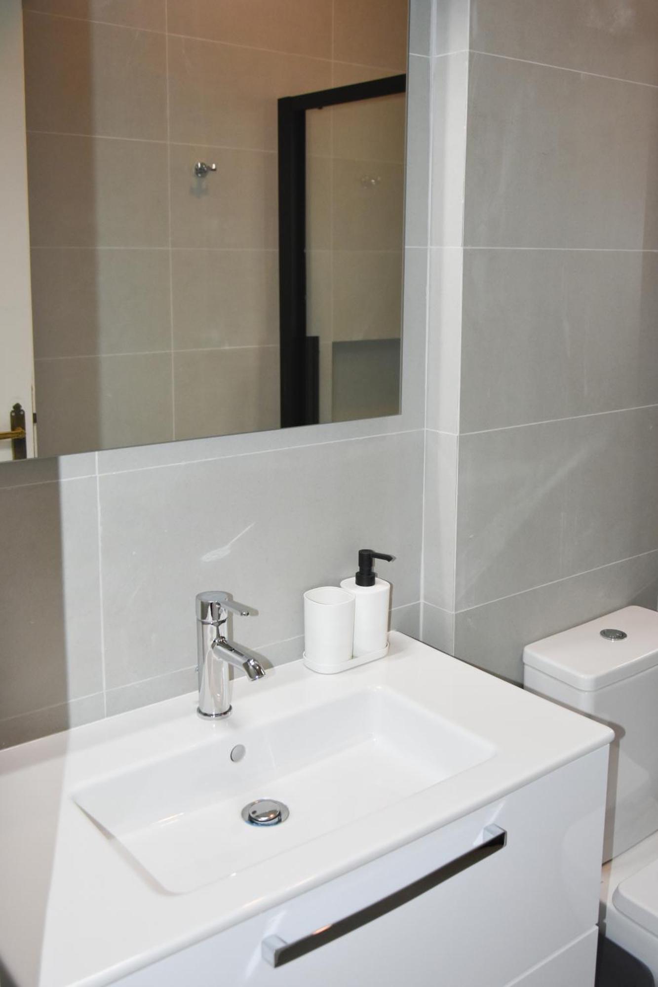 Spacious Modern Apartment In Pagkrati 雅典 外观 照片