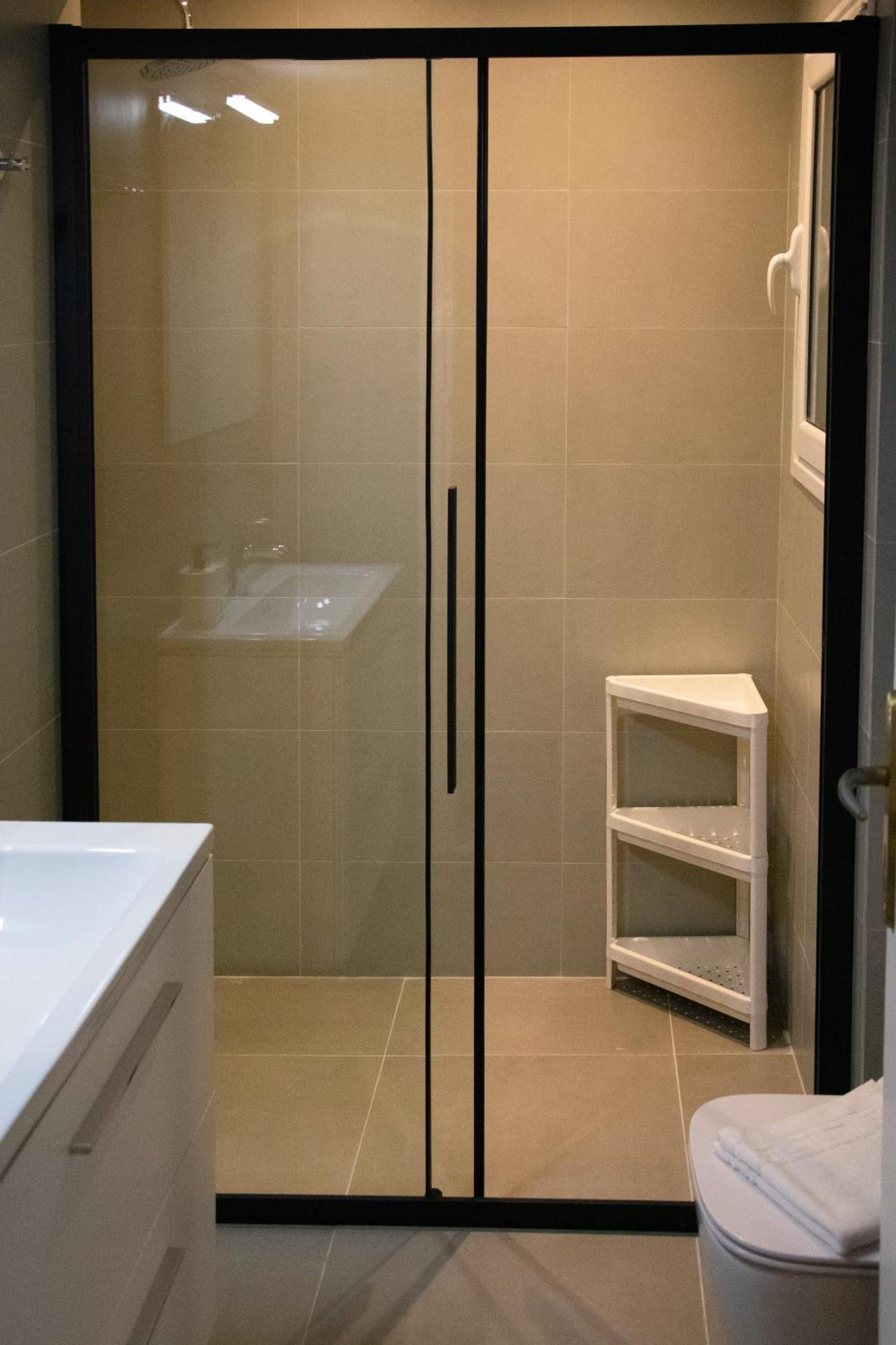Spacious Modern Apartment In Pagkrati 雅典 外观 照片